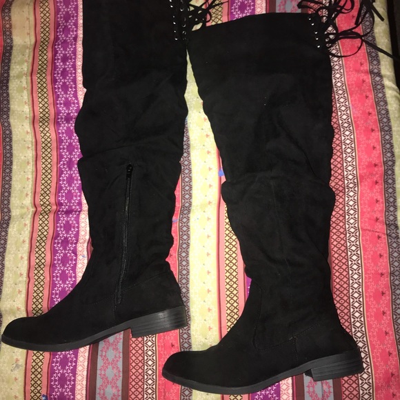 Over the knee black boots - Picture 1 of 6
